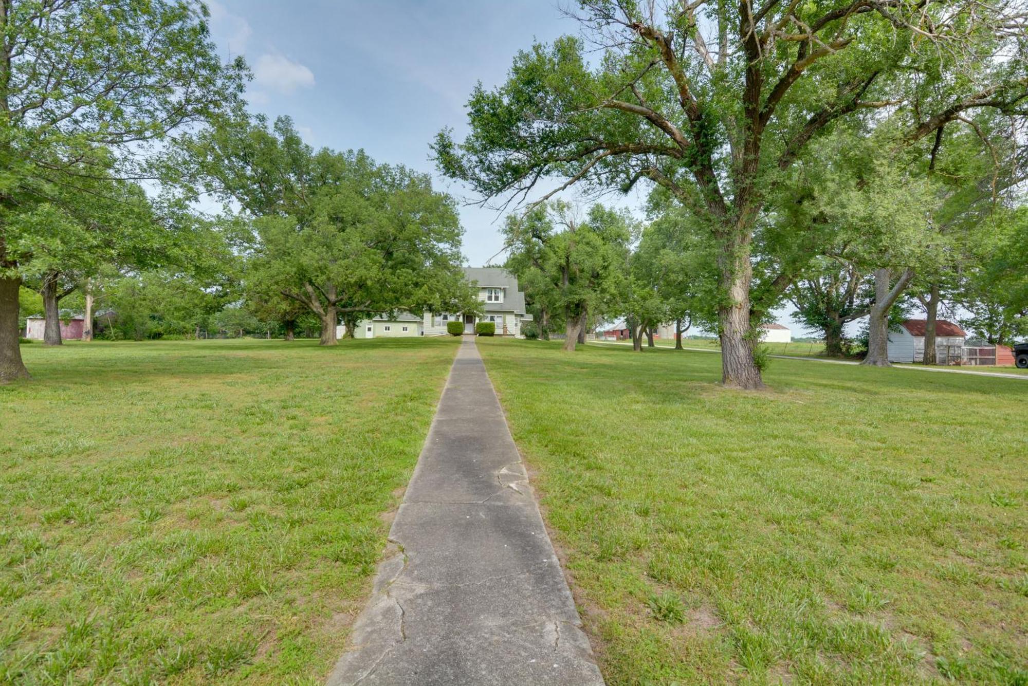 Pet-Friendly Sheldon Vacation Rental With Large Yard Exterior photo